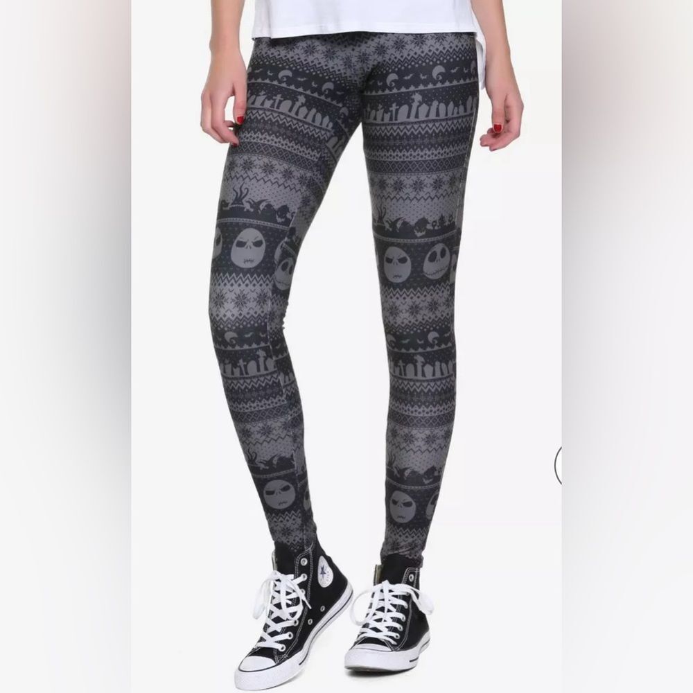 Hot Topic Disney’s Nightmare Before Christmas Black & Grey Leggings Size Large‎